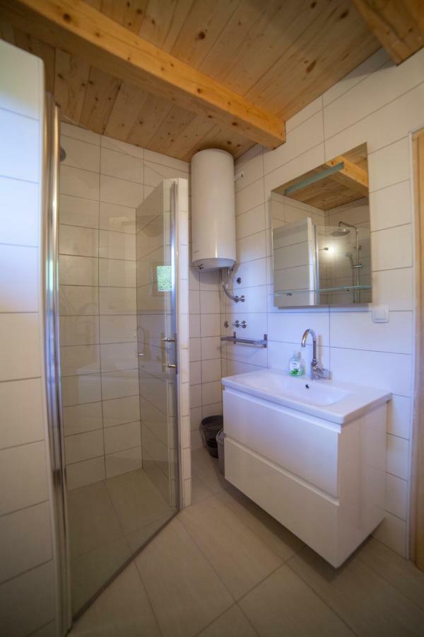 Holiday Homes Eko Klanac Rakovica Exterior foto